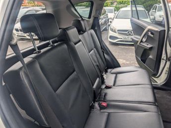 Toyota RAV4 2.2 D-CAT Invincible Auto 4WD Euro 5 5dr