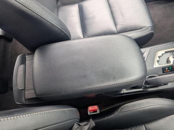 Toyota RAV4 2.2 D-CAT Invincible Auto 4WD Euro 5 5dr
