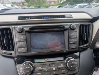 Toyota RAV4 2.2 D-CAT Invincible Auto 4WD Euro 5 5dr