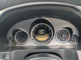 Mercedes-Benz E Class 2.1 E220 CDI BlueEfficiency Sport G-Tronic+ Euro 5 (s/s) 2dr