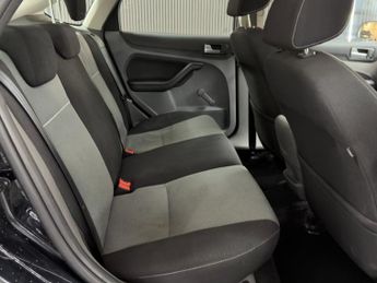Ford Focus 1.6 Zetec 5dr