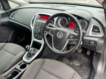 Vauxhall Astra 1.6 16v SRi Euro 5 5dr