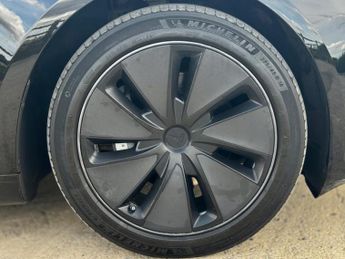 Tesla Model 3 (Dual Motor) Long Range Auto 4WDE 4dr
