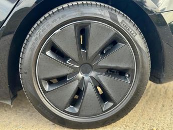 Tesla Model 3 (Dual Motor) Long Range Auto 4WDE 4dr