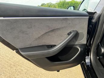 Tesla Model 3 (Dual Motor) Long Range Auto 4WDE 4dr