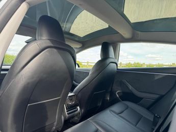 Tesla Model 3 (Dual Motor) Long Range Auto 4WDE 4dr