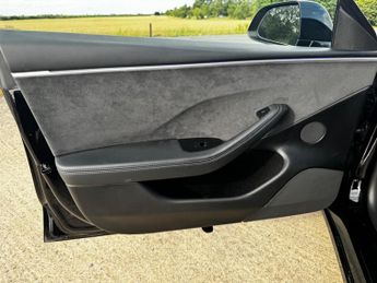 Tesla Model 3 (Dual Motor) Long Range Auto 4WDE 4dr