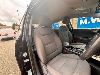 Hyundai IONIQ 38.3kWh Premium Auto 5dr