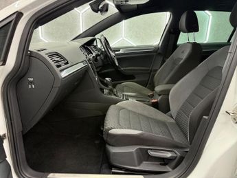 Volkswagen Golf 2.0 TDI BlueMotion Tech R-Line DSG Euro 6 (s/s) 5dr