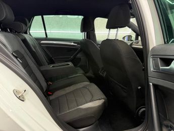 Volkswagen Golf 2.0 TDI BlueMotion Tech R-Line DSG Euro 6 (s/s) 5dr