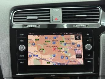 Volkswagen Golf 2.0 TDI BlueMotion Tech R-Line DSG Euro 6 (s/s) 5dr