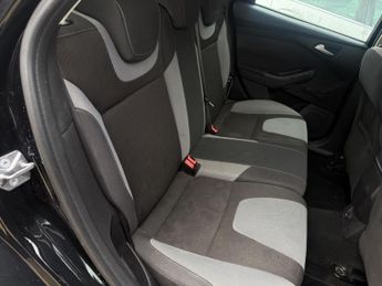 Ford Focus 1.6 Zetec Navigator Powershift Euro 5 5dr