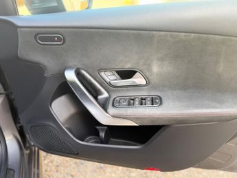 Mercedes-Benz A Class 1.5 A180d AMG Line 7G-DCT Euro 6 (s/s) 5dr