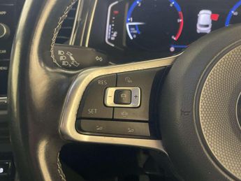 Volkswagen T-Roc 2.0 TDI R-Line SUV 5dr Diesel Manual Euro 6 (s/s) (150 ps)