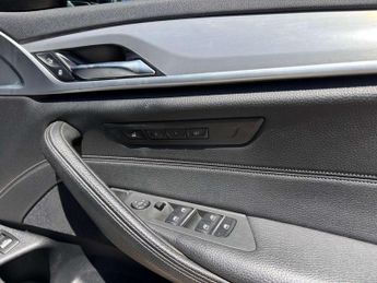 BMW 5 SERIES 2.0 530e SE Auto 4dr