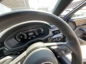 Audi A4 Avant S LN BLK ED 35 TFSI MHEV SA