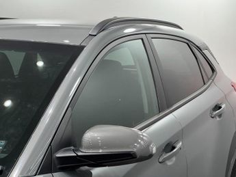 Hyundai KONA 64kWh Premium Auto 5dr (7kW Charger)