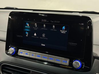 Hyundai KONA 64kWh Premium Auto 5dr (7kW Charger)