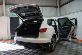 Volkswagen Touareg 3.0 TDI V6 R-Line Tech SUV 5dr Diesel Tiptronic 4Motion Euro 6 (