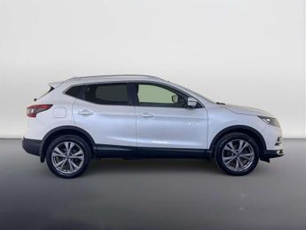 Nissan Qashqai 1.3 DIG-T N-Connecta SUV 5dr Petrol Manual Euro 6 (s/s) (160 ps)