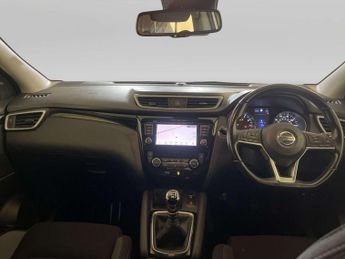 Nissan Qashqai 1.3 DIG-T N-Connecta SUV 5dr Petrol Manual Euro 6 (s/s) (160 ps)