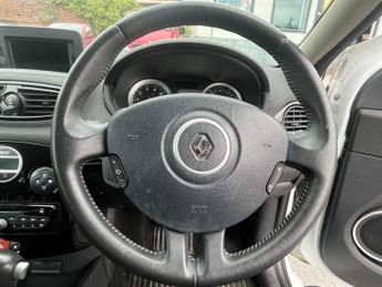 Renault Clio 1.6 VVT GT Line TomTom Sport Tourer Auto Euro 5 5dr