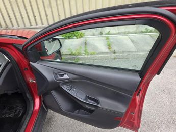 Ford Focus 1.6 Zetec Euro 5 5dr
