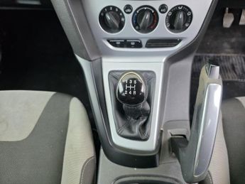Ford Focus 1.6 Zetec Euro 5 5dr