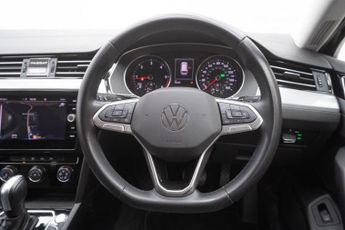 Volkswagen Passat 2.0 TDI EVO SE Nav DSG Euro 6 (s/s) 5dr