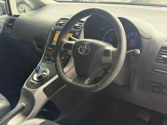 Toyota Auris 1.8 VVT-h T Spirit CVT Euro 5 (s/s) 5dr