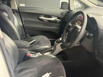 Toyota Auris 1.8 VVT-h T Spirit CVT Euro 5 (s/s) 5dr