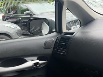 Toyota Auris 1.8 VVT-h T Spirit CVT Euro 5 (s/s) 5dr