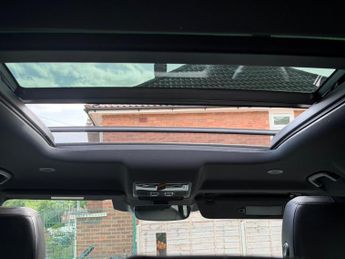 Land Rover Defender 110 3.0 D300 MHEV X-Dynamic SE Auto 4WD Euro 6 (s/s) 5dr