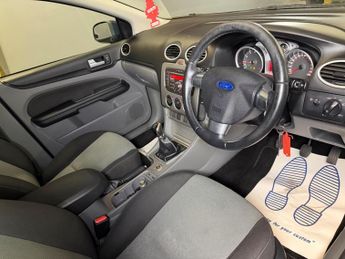 Ford Focus 1.6 Zetec 5dr