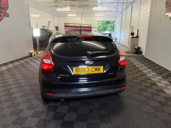Ford Focus 1.0T EcoBoost Zetec Euro 5 (s/s) 5dr