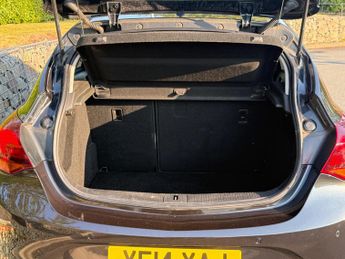 Vauxhall Astra 1.6 16v SRi Hatchback 5dr Petrol Auto Euro 5 (115 ps)