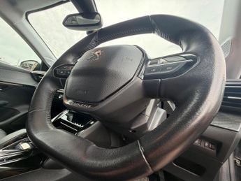 Peugeot E-208 50kWh Allure Auto 5dr