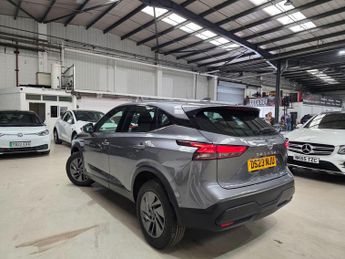 Nissan Qashqai 1.3 DIG-T MHEV Acenta Premium XTRON Euro 6 (s/s) 5dr