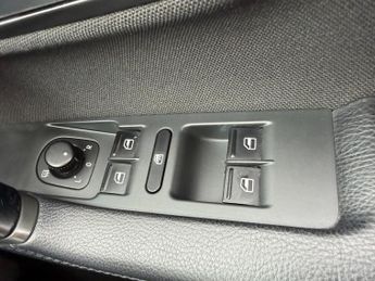 Volkswagen CC 2.0 TDI BlueMotion Tech DSG Euro 5 (s/s) 4dr