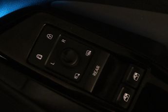 Volkswagen ID.4 Pro 77kWh Life Auto 5dr