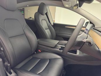 Tesla Model Y (Dual Motor) Long Range Auto 4WDE 5dr