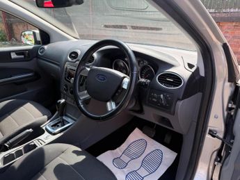 Ford Focus 1.6 Titanium 5dr