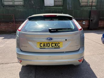 Ford Focus 1.6 Titanium 5dr
