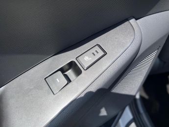 Hyundai IONIQ 1.6 h-GDi Premium SE DCT Euro 6 (s/s) 5dr