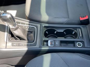 Volkswagen Golf 1.6 TDI BlueMotion Tech SE DSG Euro 5 (s/s) 5dr