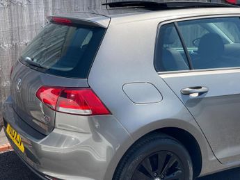 Volkswagen Golf 1.6 TDI BlueMotion Tech SE DSG Euro 5 (s/s) 5dr
