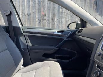 Volkswagen Golf 1.6 TDI BlueMotion Tech SE DSG Euro 5 (s/s) 5dr