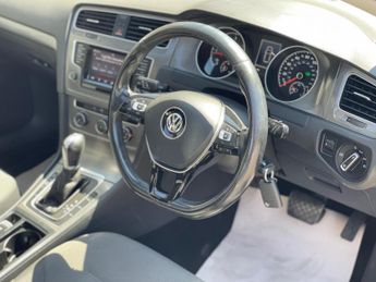 Volkswagen Golf 1.6 TDI BlueMotion Tech SE DSG Euro 5 (s/s) 5dr
