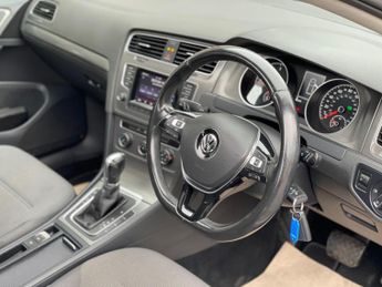 Volkswagen Golf 1.6 TDI BlueMotion Tech SE DSG Euro 5 (s/s) 5dr