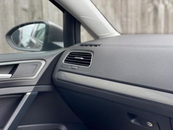 Volkswagen Golf 1.6 TDI BlueMotion Tech SE DSG Euro 5 (s/s) 5dr